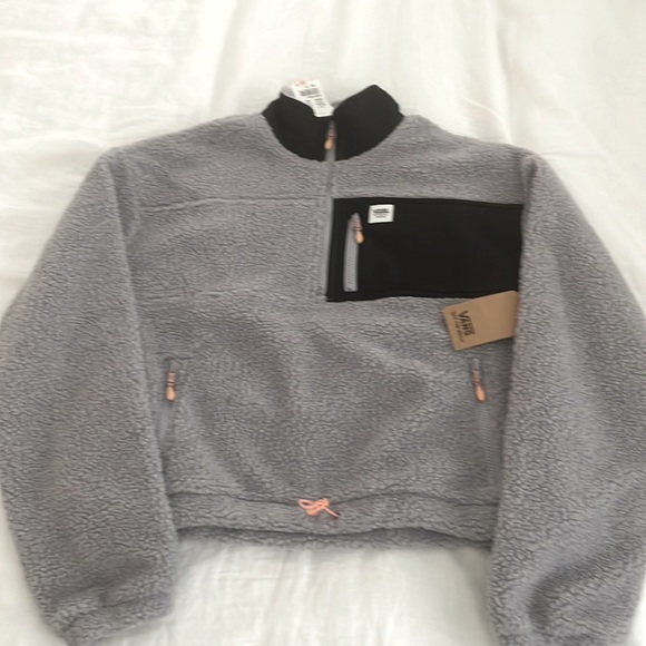 Vans Sweaters - VANS heavy weight zippered grey sweatshirt. Cozy for cold evenings. XS.